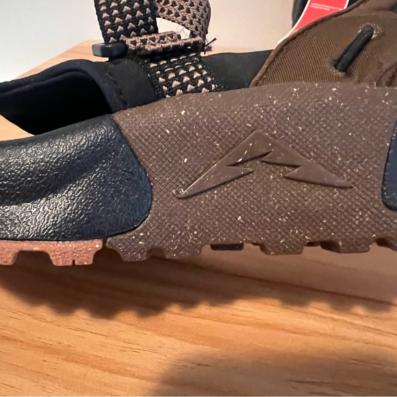 Nike | Oneonata Trail Sandals - Picture 12 of 13